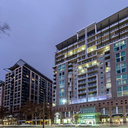 Oaks Adelaide Embassy Suites Εξωτερικό φωτογραφία