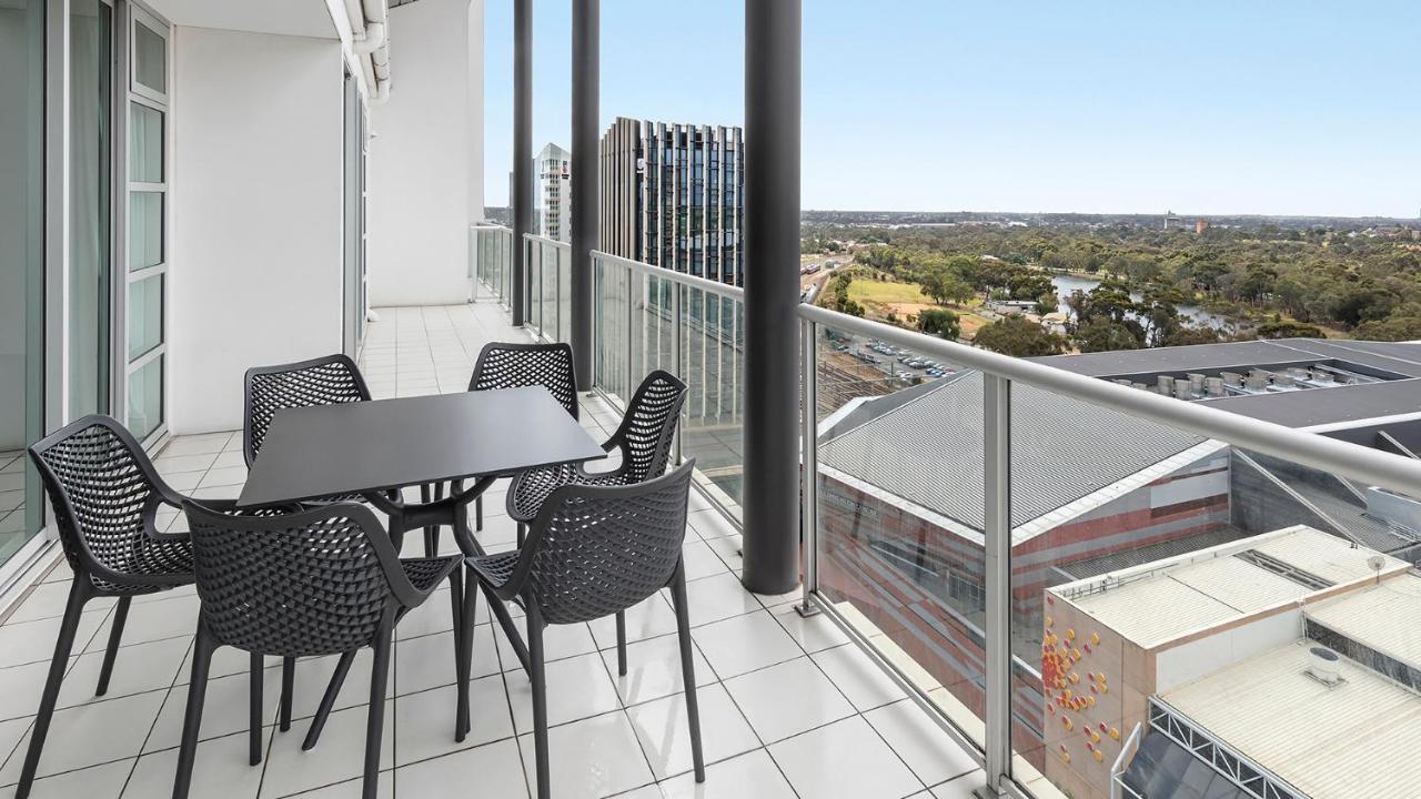 Oaks Adelaide Embassy Suites Εξωτερικό φωτογραφία