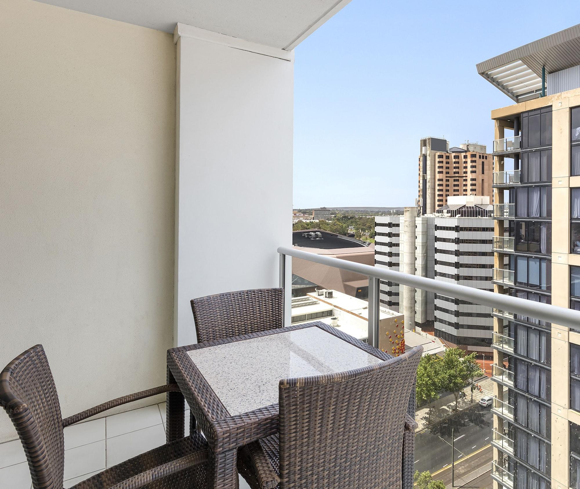 Oaks Adelaide Embassy Suites Εξωτερικό φωτογραφία