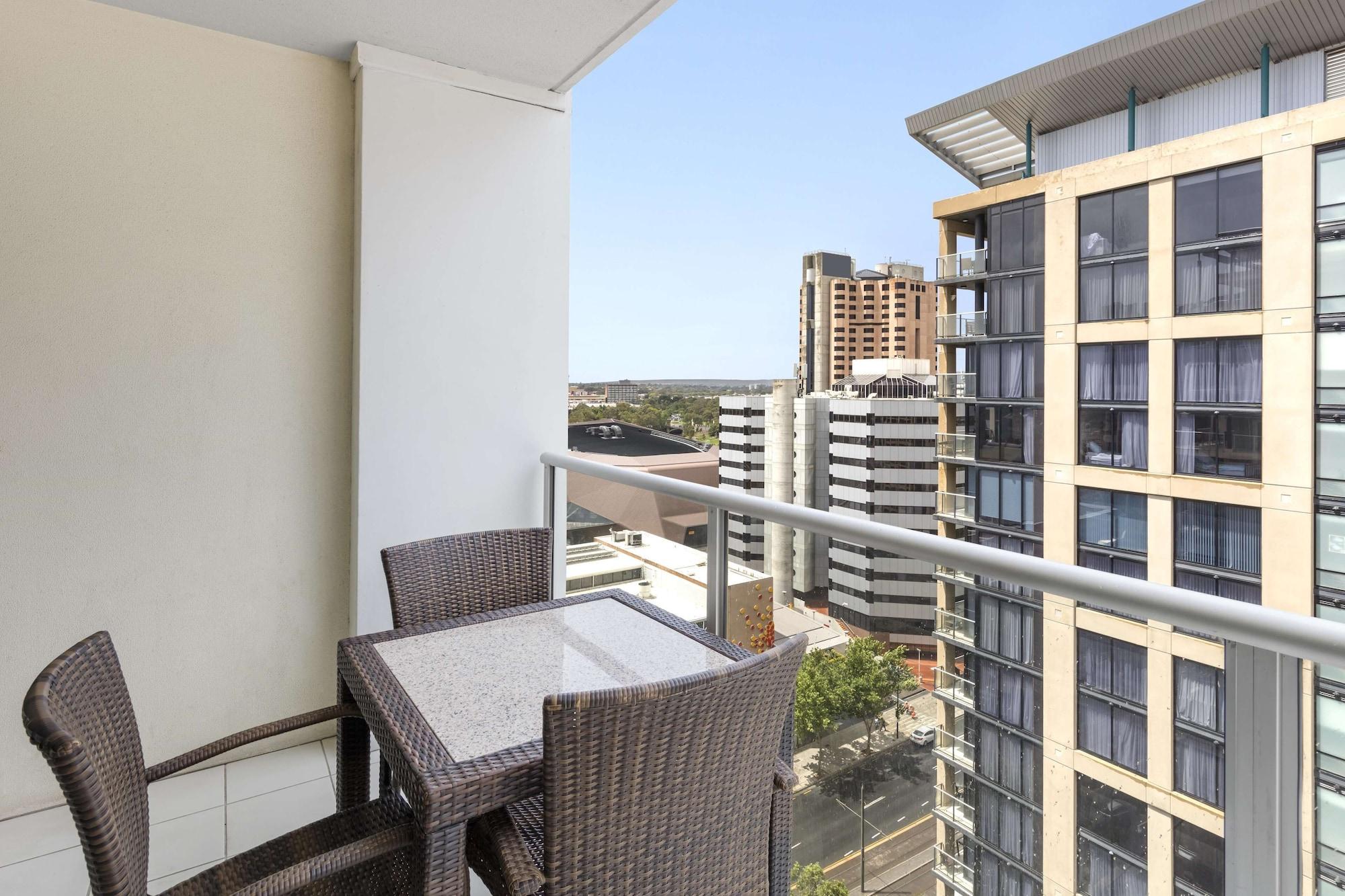Oaks Adelaide Embassy Suites Εξωτερικό φωτογραφία