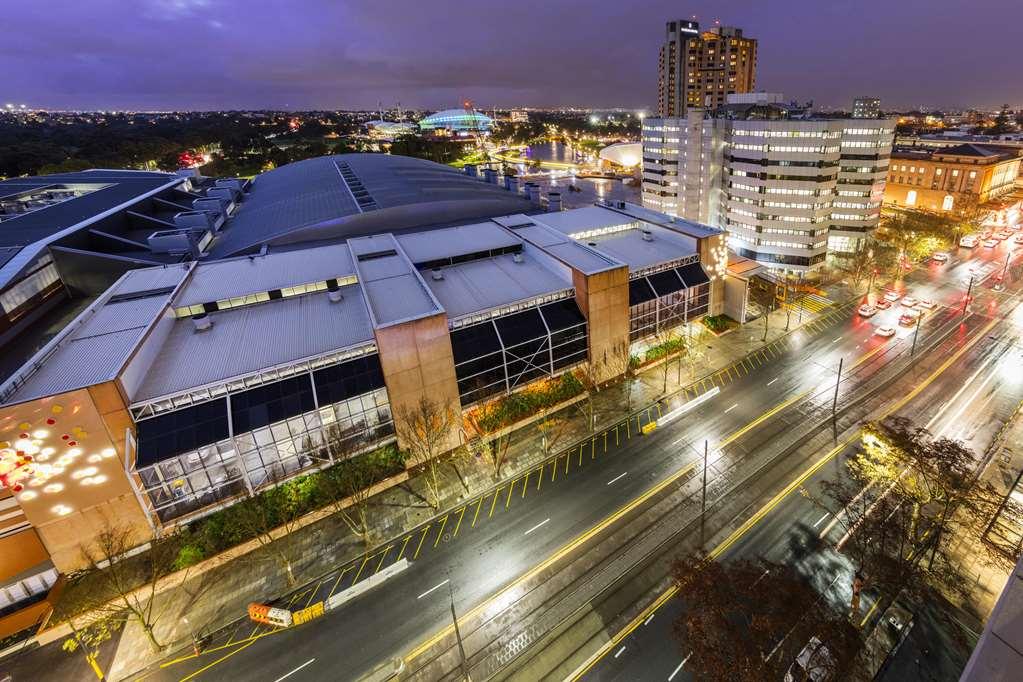 Oaks Adelaide Embassy Suites Εξωτερικό φωτογραφία